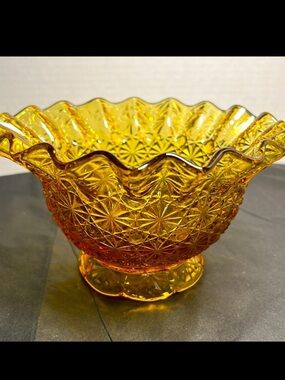Vintage LE Smith Amber Daisy & Button Glass Bowl Ruffled Crimped Edge 1960s
